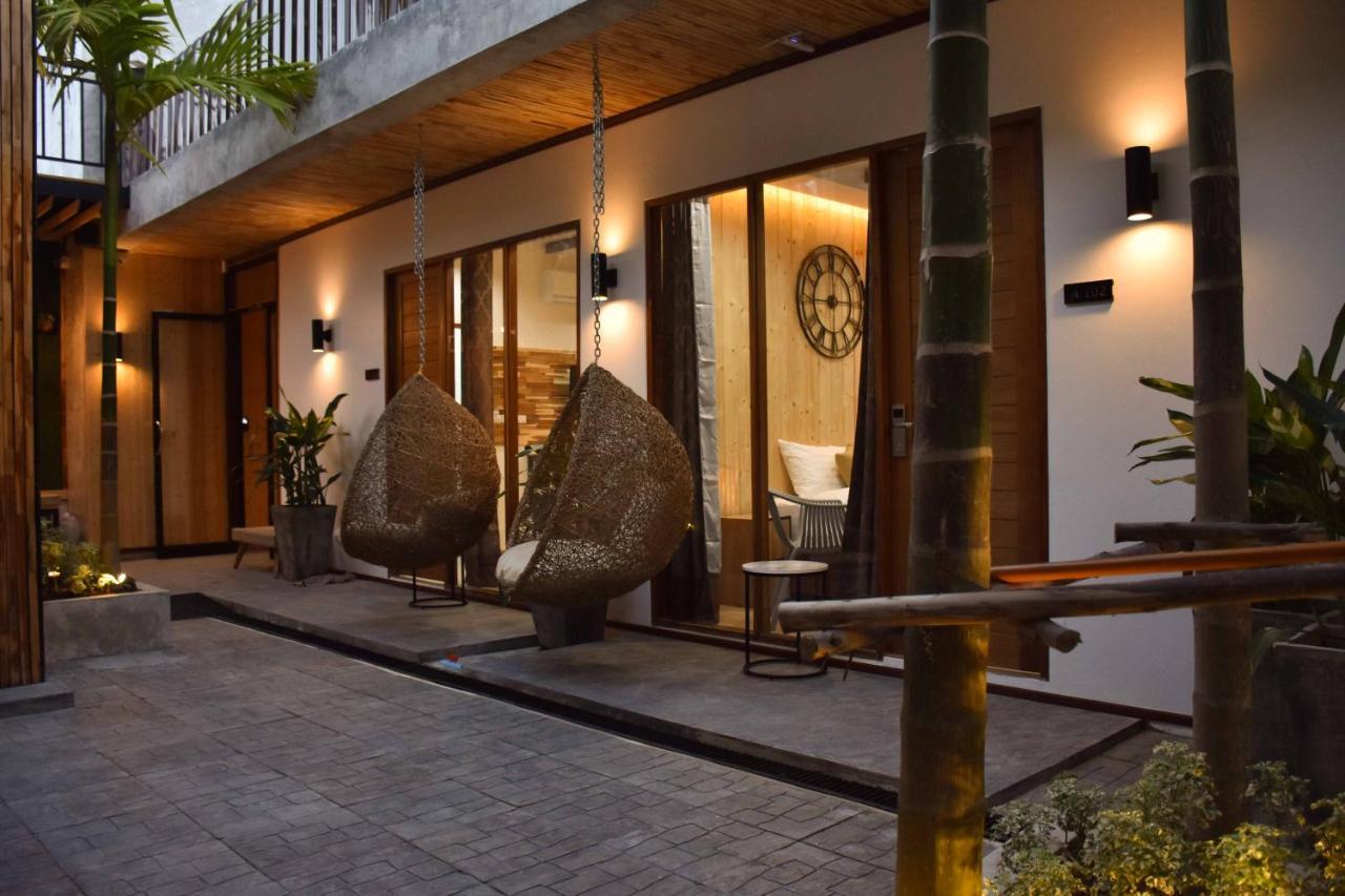 Momento Bangtao Beach Bang Tao Beach  Exterior photo